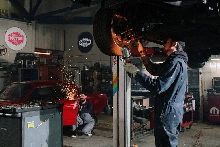 car garage in renfrew